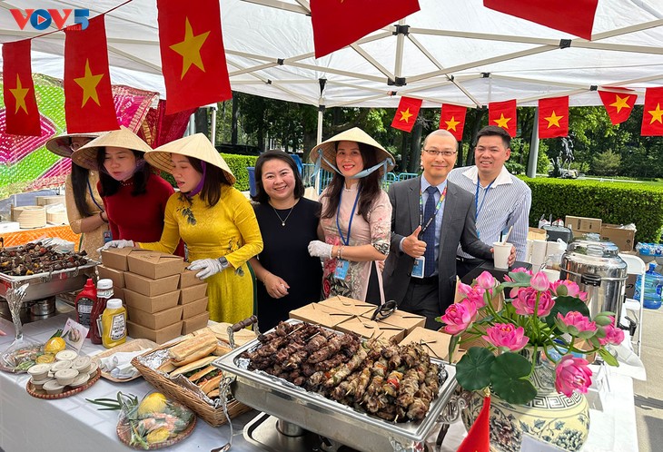 Việt Nam ghi dấu ấn văn hóa tại Ngày hội ẩm thực quốc tế Liên hợp quốc 2025 - ảnh 2