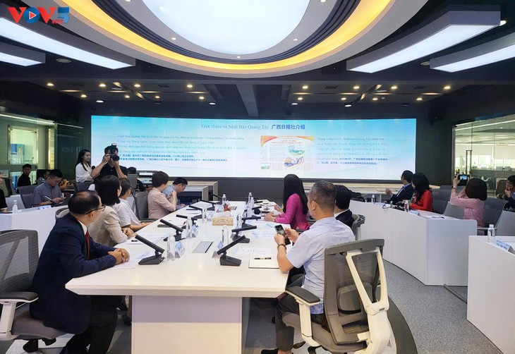 Đoàn báo chí chủ lực Việt Nam thăm, làm việc tại Trung Quốc - ảnh 1