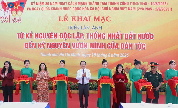 Thành phố Hồ Chí Minh khai mạc triển lãm ảnh 80 năm Cách mạng tháng 8 và Quốc khánh 2/9  - ảnh 1