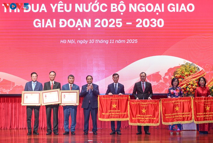 Thủ tướng yêu cầu ngành ngoại giao nâng tầm đối ngoại đa phương của Việt Nam - ảnh 1