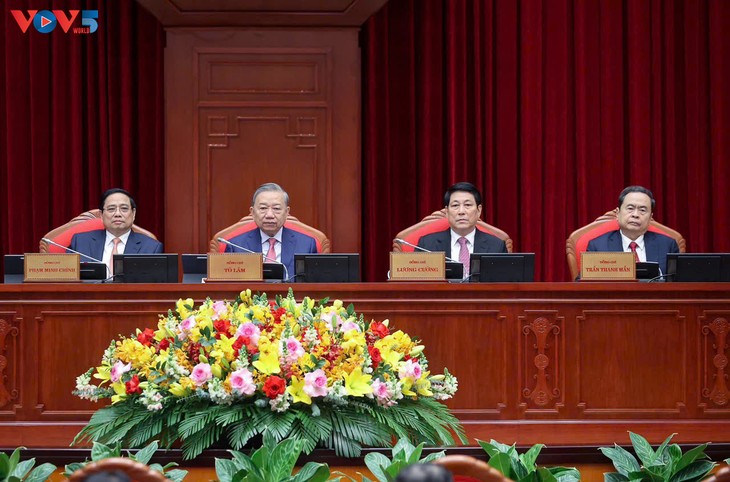 Ngày làm việc thứ nhất hội nghị Trung ương 15, khóa XIII - ảnh 1