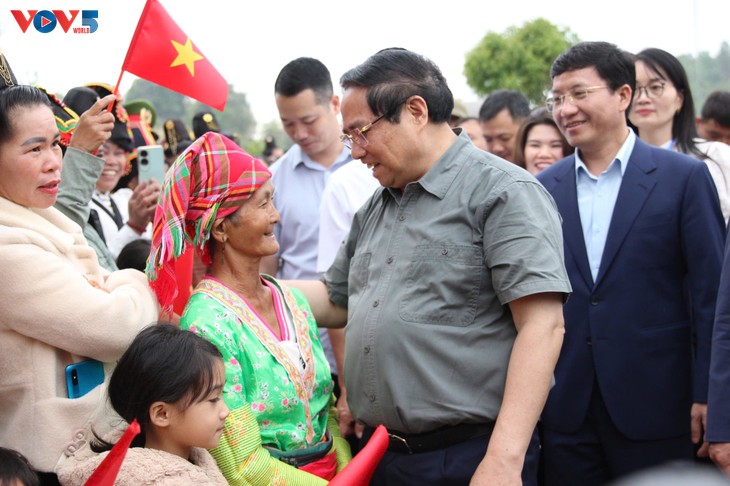 Thủ tướng Phạm Minh Chính thăm mô hình trồng cây mắc ca tại tỉnh Điện Biên - ảnh 2