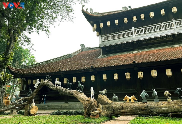 ការតាំងពិព័រណ៍ “សេះត្រឡប់មកក្រុងវិញ” នៅទីក្រុងហាណូយ - ảnh 1