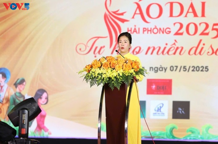 Ao Dai festival graces Hai Phong streets  - ảnh 1