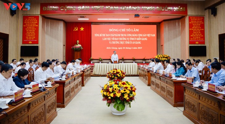 Party leader stresses new An Giang province’s role in national economic structure - ảnh 1