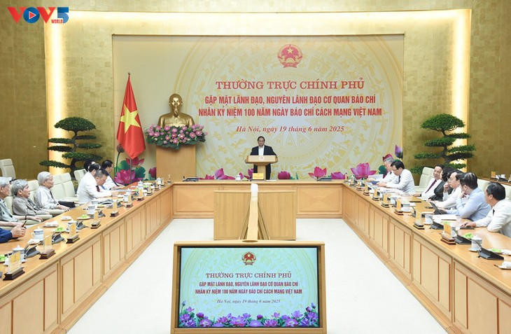 Press upholds 100-year tradition with “bright mind, pure heart, and sharp pen“ - ảnh 1