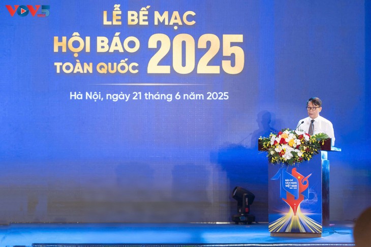 National Press Festival 2025 closes, journalism awards presented  - ảnh 1