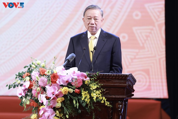 Party leader congratulates diplomatic sector on its 80th anniversary - ảnh 1