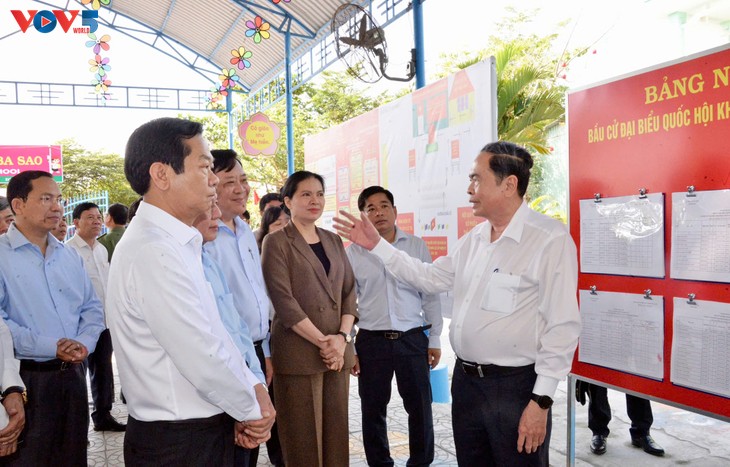 NA Chairman works with Dong Thap election committee - ảnh 2