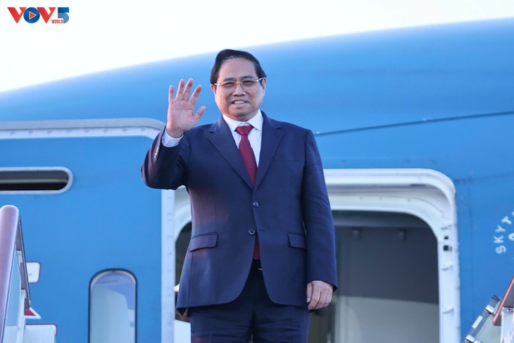 PM arrives in Hanoi, concluding his official visit to Russia - ảnh 1