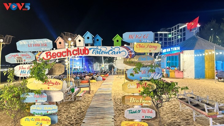 Тхиенкам: подъем морской экономики благодаря туризму - ảnh 4