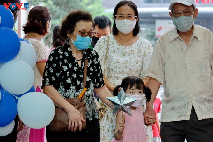 Long lanh ánh mắt trẻ thơ ngày khai giảng - ảnh 3