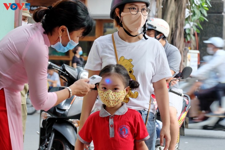 Long lanh ánh mắt trẻ thơ ngày khai giảng - ảnh 5