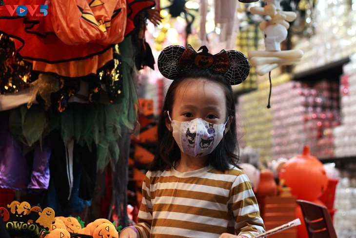 Không khí Halloween ở Hà Nội - ảnh 16