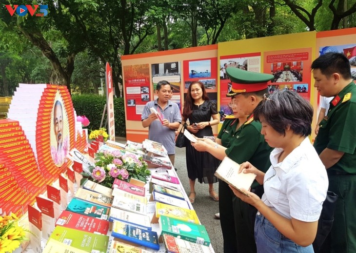 ĐTVH: Nhiều hoạt động kỷ niệm 135 năm Ngày sinh Chủ tịch Hồ Chí Minh - ảnh 8