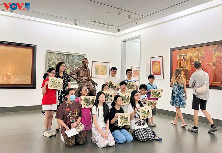 Hồ Chí Minh – Hình tượng sống mãi trong nghệ thuật  - ảnh 11