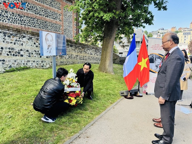 Kỷ niệm 135 năm Ngày sinh Chủ tịch Hồ Chí Minh tại nhiều quốc gia  - ảnh 13