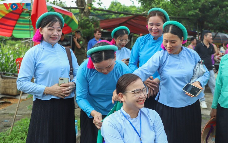 Lên biên cương Đông Bắc ngắm bạt ngàn sắc tím hoa sim - ảnh 11