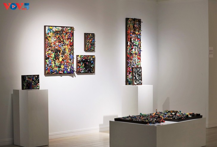 “Sao bốn cánh” - Dấu ấn cá nhân trong triển lãm đầu tay của nghệ sĩ trẻ Hoàng Anh Trung - ảnh 10