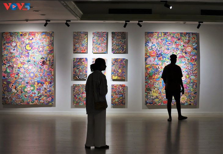 “Sao bốn cánh” - Dấu ấn cá nhân trong triển lãm đầu tay của nghệ sĩ trẻ Hoàng Anh Trung - ảnh 13