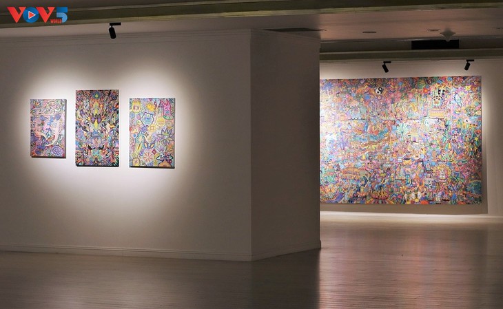 “Sao bốn cánh” - Dấu ấn cá nhân trong triển lãm đầu tay của nghệ sĩ trẻ Hoàng Anh Trung - ảnh 2