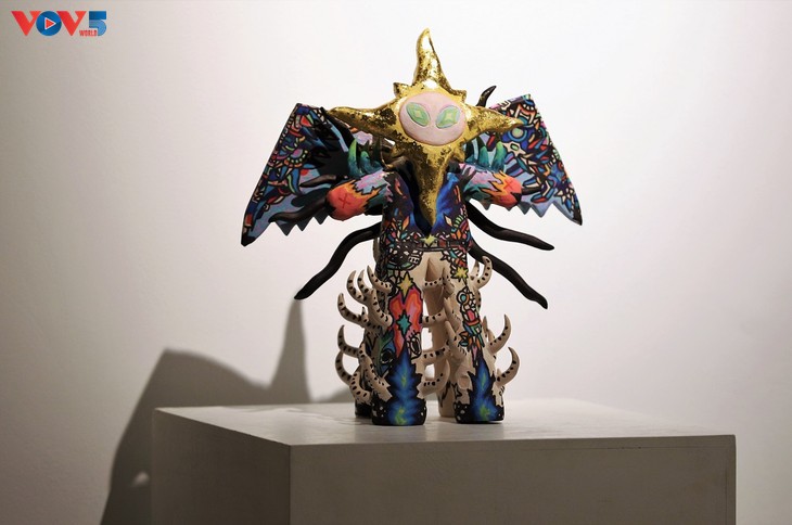 “Sao bốn cánh” - Dấu ấn cá nhân trong triển lãm đầu tay của nghệ sĩ trẻ Hoàng Anh Trung - ảnh 8