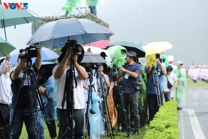 Khoảnh khắc phía sau ống kính: Nhà báo và 80 năm Quốc khánh - ảnh 10