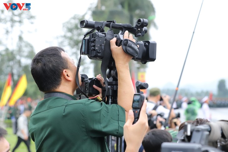 Khoảnh khắc phía sau ống kính: Nhà báo và 80 năm Quốc khánh - ảnh 15