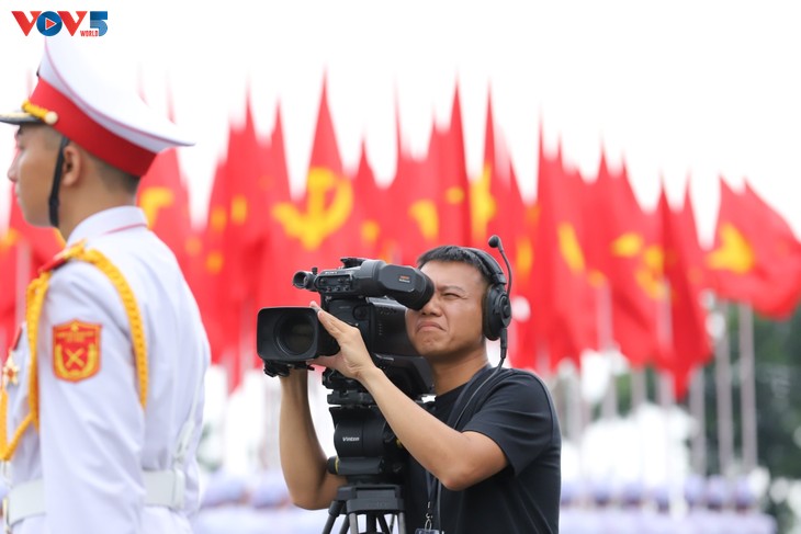 Khoảnh khắc phía sau ống kính: Nhà báo và 80 năm Quốc khánh - ảnh 16