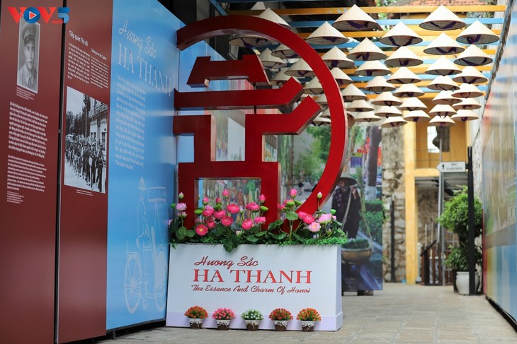 Trưng bày “Vang mãi khúc khải hoàn” khắc hoạ một Hà Nội hào hùng Ngày Giải phóng - ảnh 16