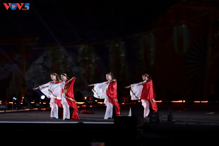 Lễ hội Văn hóa Thế giới lần thứ nhất rực rỡ khai màn tại Hà Nội - ảnh 16