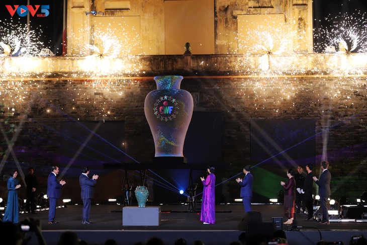 Lễ hội Văn hóa Thế giới lần thứ nhất rực rỡ khai màn tại Hà Nội - ảnh 8