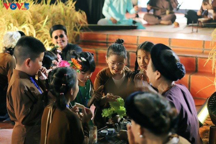 Giai điệu vượt thời gian: Hát Xẩm kết nối cội nguồn và bạn bè năm châu - ảnh 10