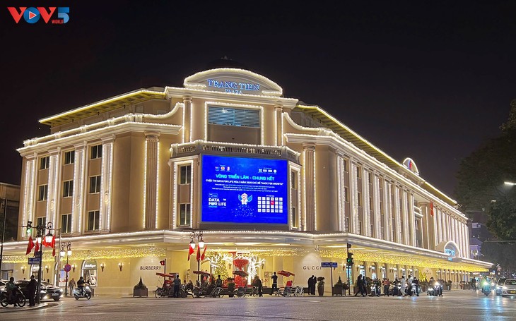 Lung linh Giáng sinh Hà Nội  - ảnh 2