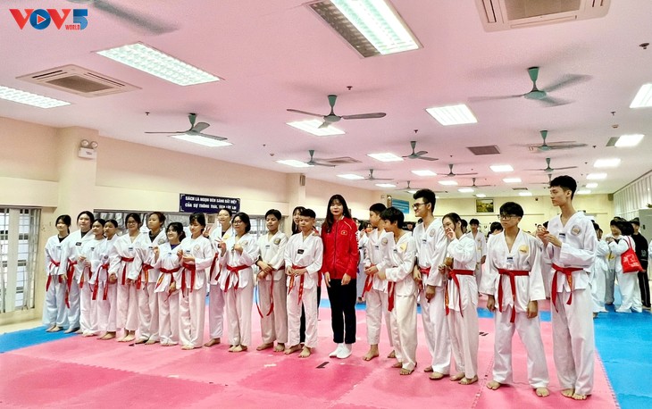 Nhà vô địch SEA Games giao lưu, truyền lửa Taekwondo tại CLB Nghĩa Tân - ảnh 5
