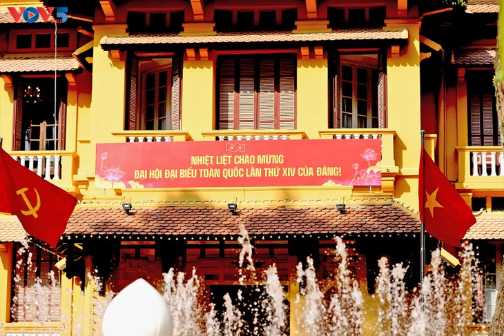 Thủ đô Hà Nội rợp cờ hoa hướng về Đại hội XIV của Đảng - ảnh 14