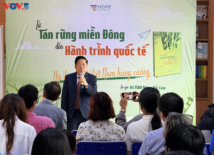 “Chấm & Chạm” – Khi nghệ thuật trở thành điểm tựa tinh thần - ảnh 10