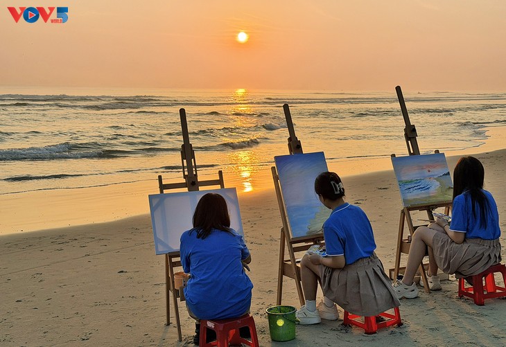 “Chấm & Chạm” – Khi nghệ thuật trở thành điểm tựa tinh thần - ảnh 14