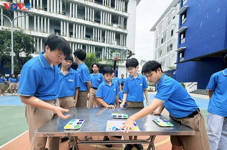 “Chấm & Chạm” – Khi nghệ thuật trở thành điểm tựa tinh thần - ảnh 2