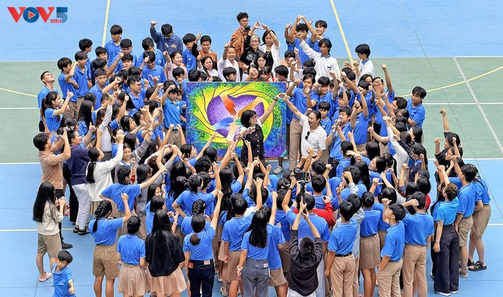 “Chấm & Chạm” – Khi nghệ thuật trở thành điểm tựa tinh thần - ảnh 5