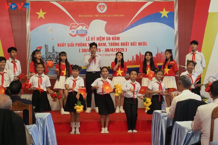 Kiều bào tại Campuchia hòa chung không khí kỷ niệm 50 năm thống nhất đất nước - ảnh 1