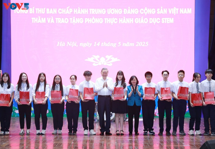 Thúc đẩy đổi mới sáng tạo, chuyển đổi số trong trường học - ảnh 1