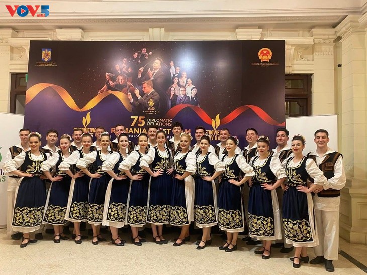 Đêm nhạc “Cello Fundamento 8”  kỷ niệm 75 năm quan hệ ngoại giao Việt Nam – Rumani - ảnh 2
