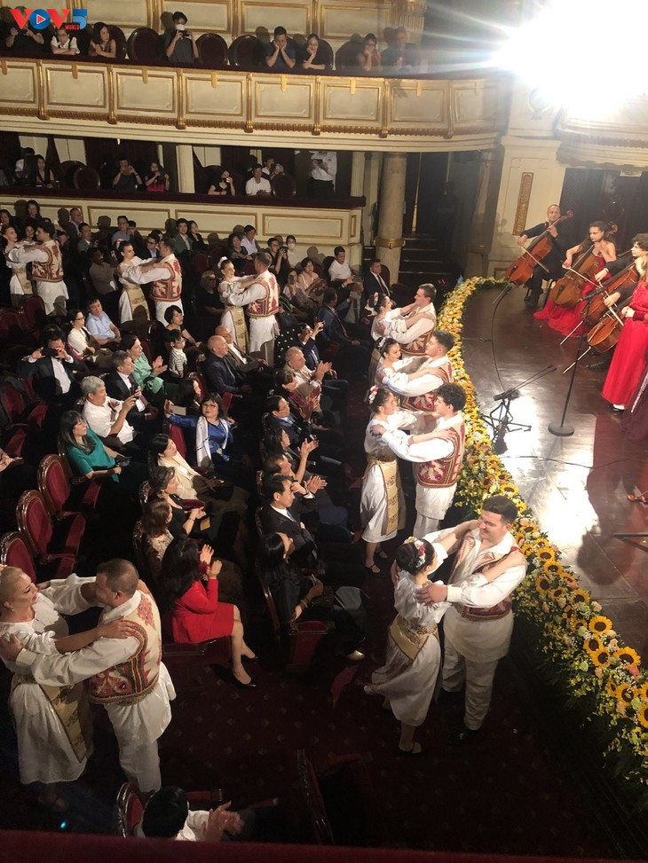 Đêm nhạc “Cello Fundamento 8”  kỷ niệm 75 năm quan hệ ngoại giao Việt Nam – Rumani - ảnh 3