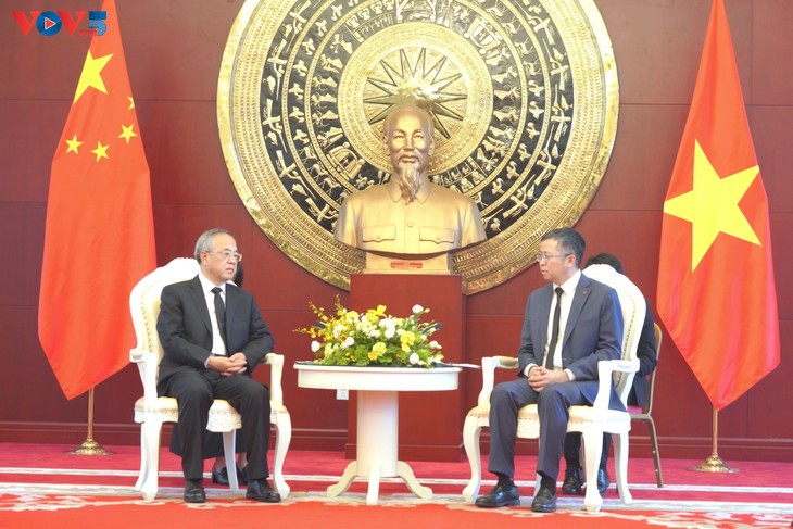 Phó Chủ tịch Chính hiệp toàn quốc Trung Quốc đến viếng nguyên Chủ tịch nước Trần Đức Lương - ảnh 2