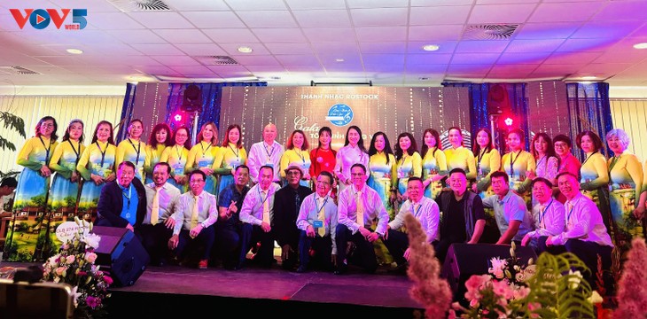 Gala tôn vinh tiếng Việt ở Đức - ảnh 1