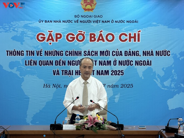 Uỷ ban Nhà nước về người Việt Nam ở nước ngoài thông tin về chính sách mới và Trại hè Việt Nam 2025 - ảnh 2