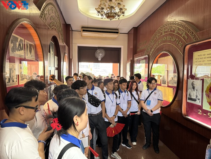 Trại sinh kiều bào Trại hè 2025: nghẹn ngào, tự hào khi “chạm vào” lịch sử dân tộc - ảnh 7