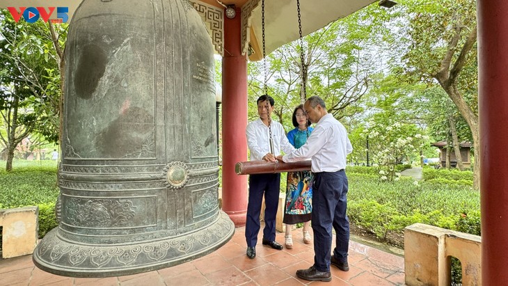 Thanh thiếu niên kiều bào dâng hương tưởng niệm tại Thành cổ Quảng Trị và Nghĩa trang liệt sĩ Trường Sơn - ảnh 13
