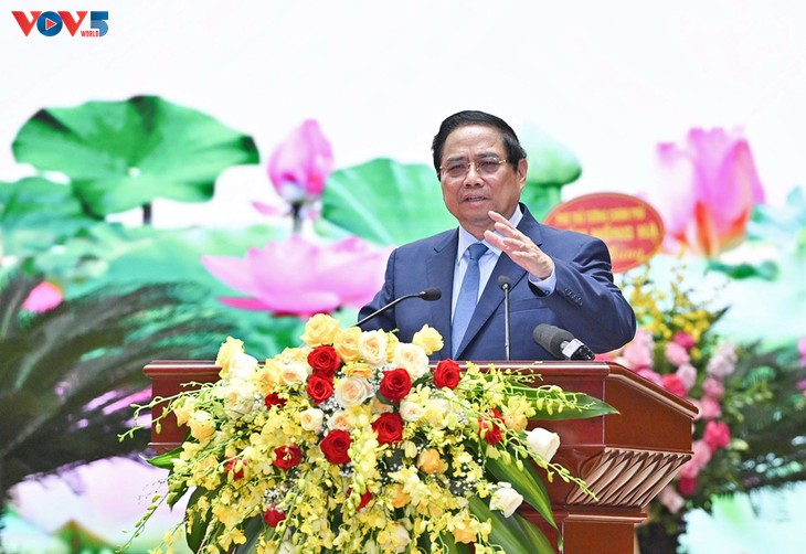 Thủ tướng Phạm Minh Chính yêu cầu khai thác thế mạnh của đường biển, đường bộ cao tốc - ảnh 1